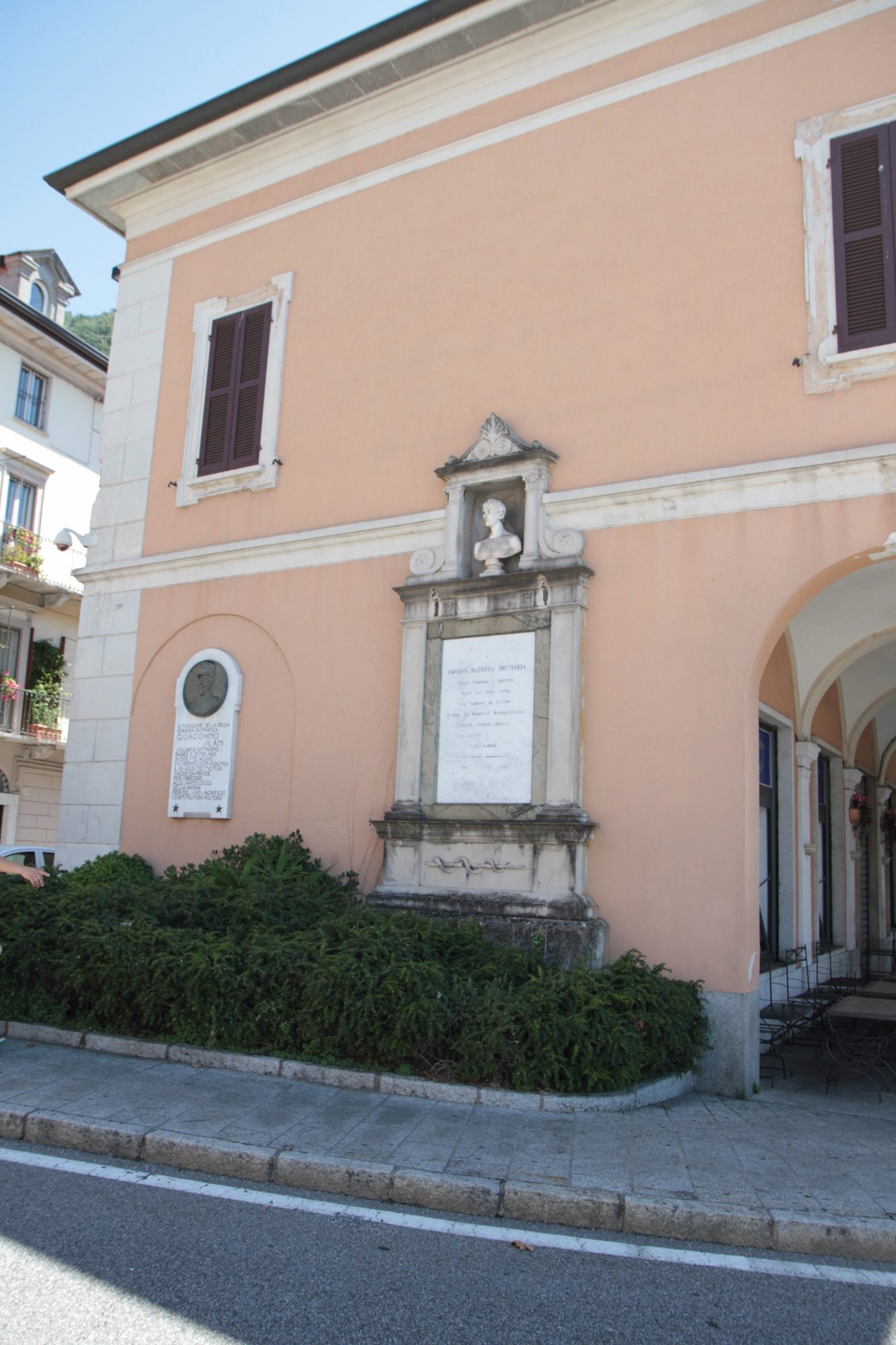 Giovanni%20Battista%20Monteggia%27s%20monument%2C%20Laveno%20-%2002.jpg